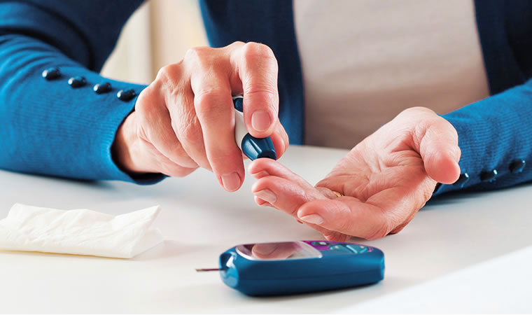 Aminomed - Diabetes-Parodontitis-Aktion für Ihre Kunden